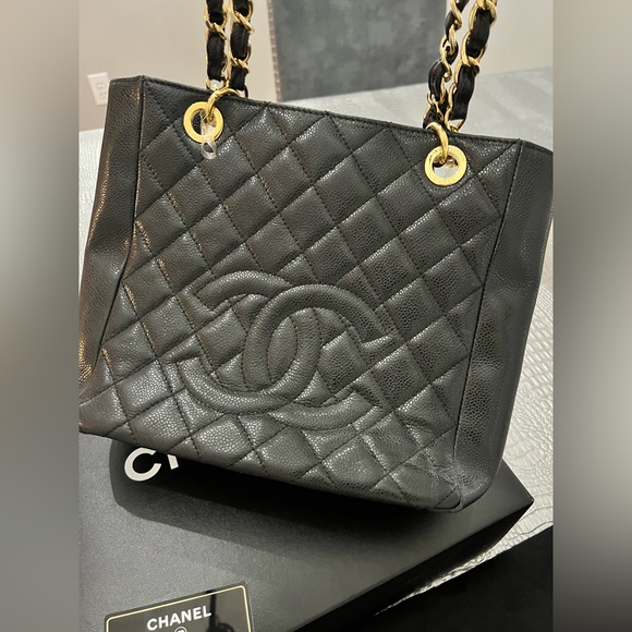 CHANEL Bag. 100% Authentic - Picture 3 of 14